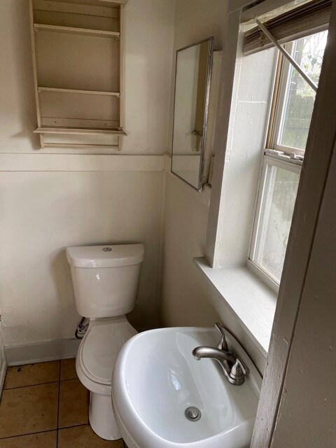 Building Photo - 2053 Linden Ave