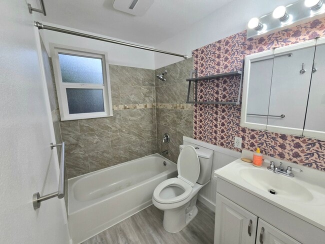 Building Photo - Lovely 2 Bedroom Home in Arlington - Pet Friendly!