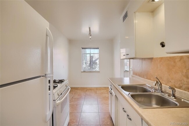 Building Photo - 36 N Washington St