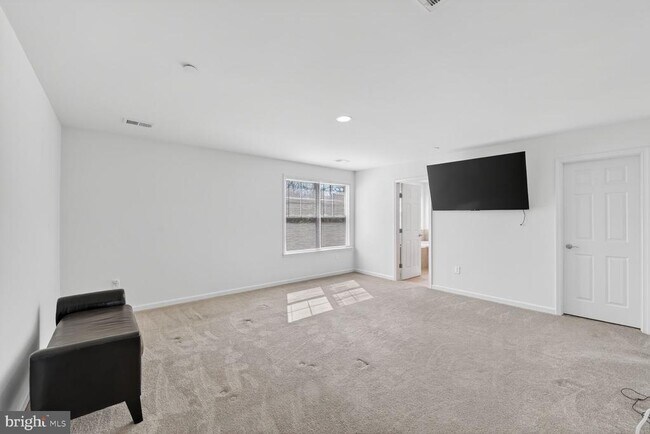 Building Photo - 111 Touhey Dr