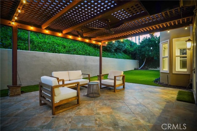Building Photo - 24868 Paseo Primario