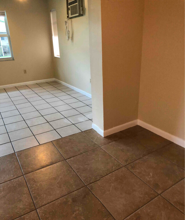 Building Photo - 202 Punta Alta Ct