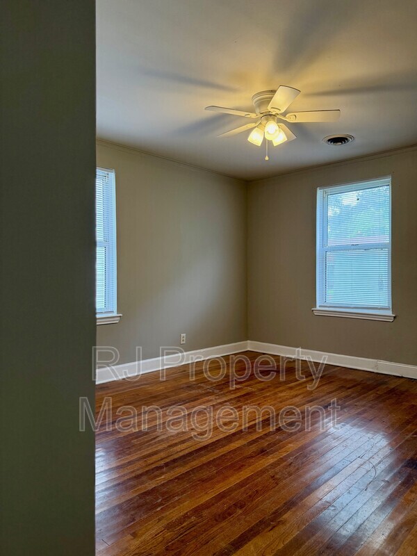 Building Photo - 1336 Wrenwood St