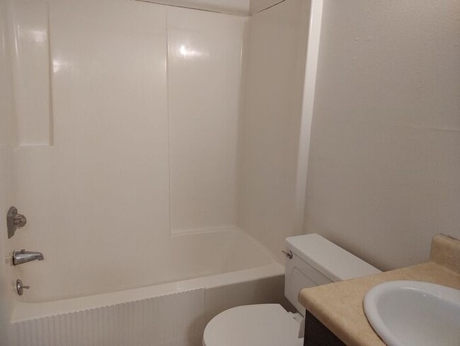 Building Photo - $875 | 1 Bedroom, 1 Bathroom Apartment | No Pets | Available for IMMEDIATE Move In!
