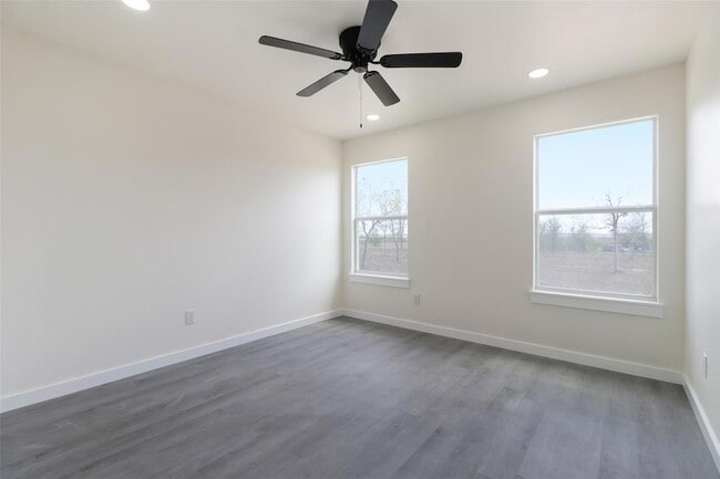 Building Photo - 1087 Schubert Ln