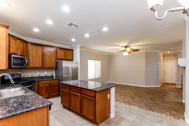 Building Photo - 308 Sierra Breeze Ave