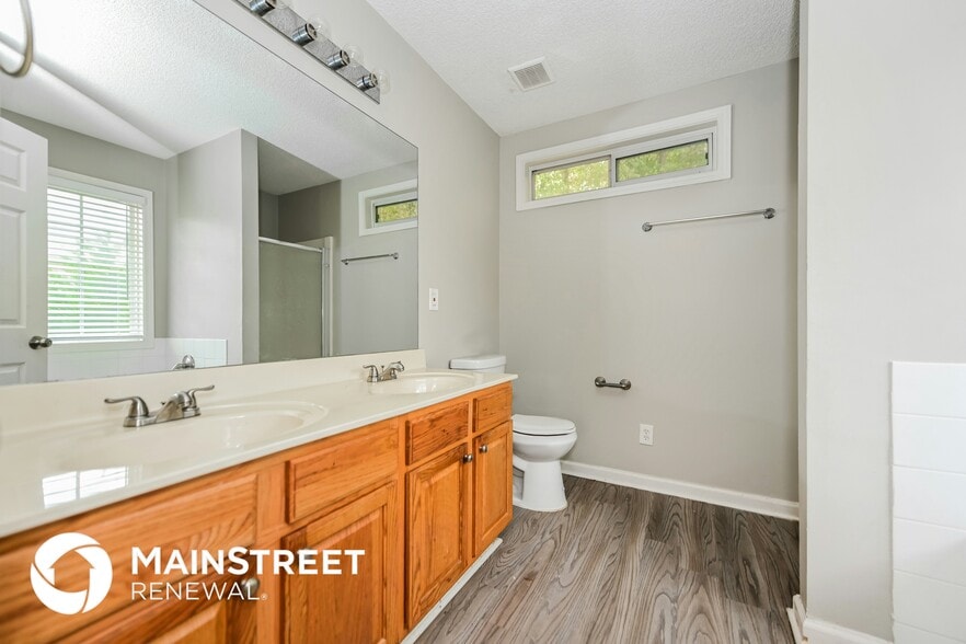 Building Photo - 1785 Emerald Dr