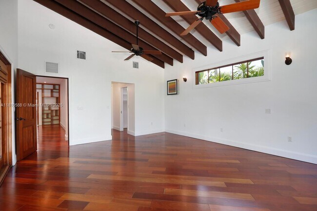 Building Photo - 2527 Inagua Ave