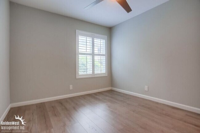 Building Photo - Upgraded 1Bdm 1Ba Condo in Beautiful Del Mar!