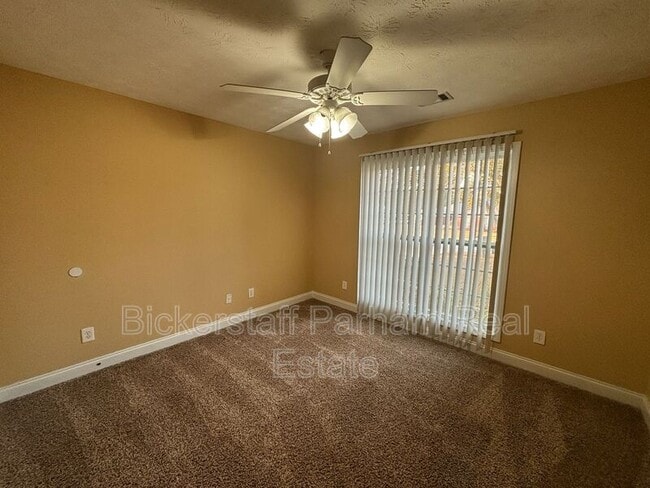 Building Photo - 385 Lee Rd 2141