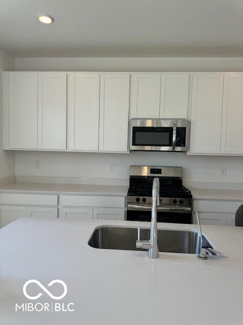 Building Photo - 739 Felix Dr