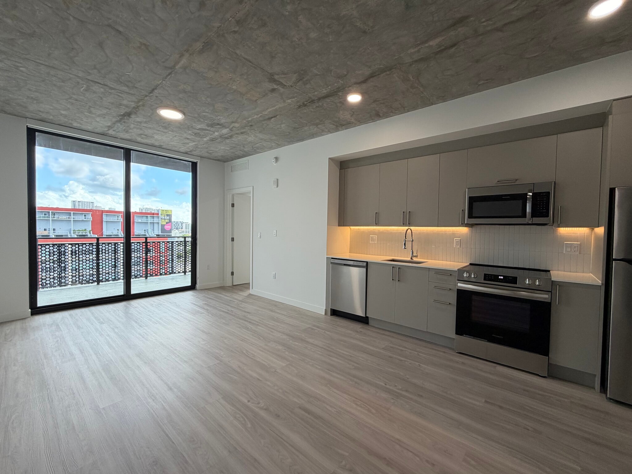 Building Photo - 1635 NE Miami Ct