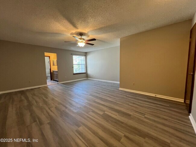 Building Photo - 4022 Laurelwood Dr