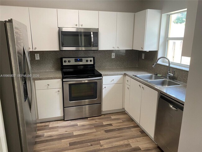 Building Photo - 14117 N Forest Oak Cir