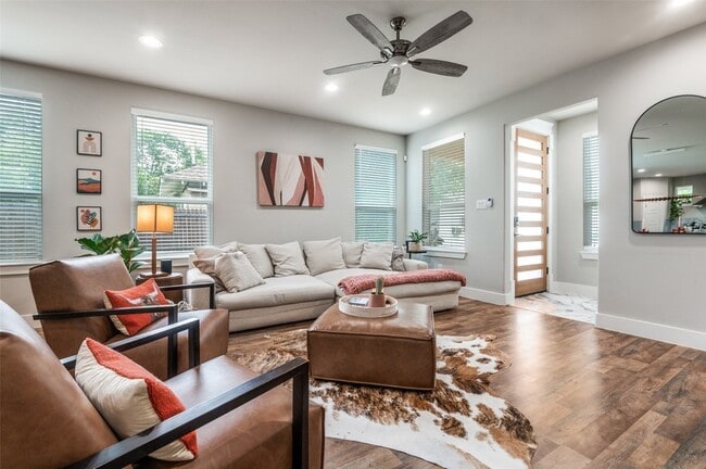 Building Photo - 2123 Ramsey Ave