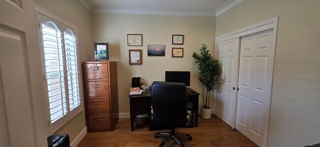 Building Photo - 2792 Sandhurst Ave