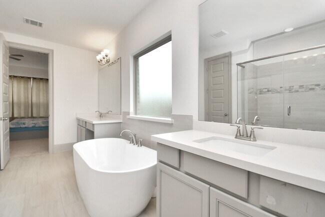 Building Photo - 8726 Marina Alto Ln