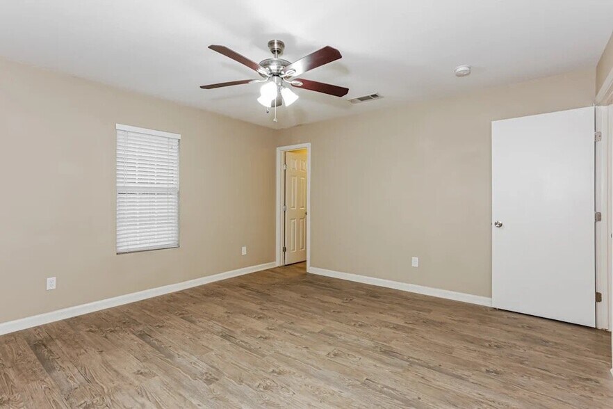 Building Photo - 2309 Tallowood Ct