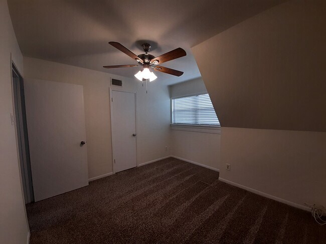 Building Photo - 4318 Jenny Ln