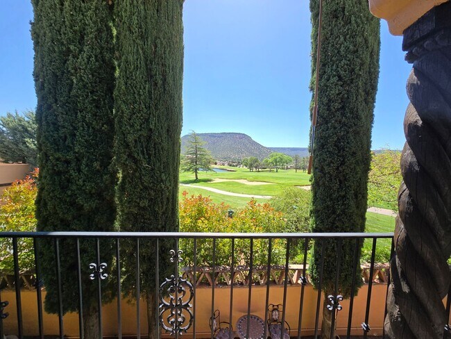 Building Photo - Furnished Golf Course Course Property