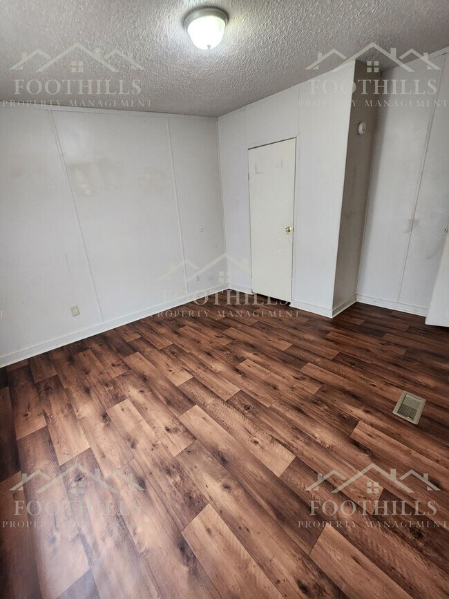 Building Photo - Country Comfort on Half an Acre – 3BR/2BA ...
