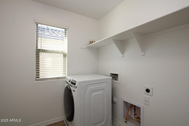 Building Photo - 5831 W Encinas Ln