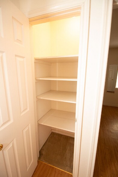 Building Photo - 114 Scofield Ave