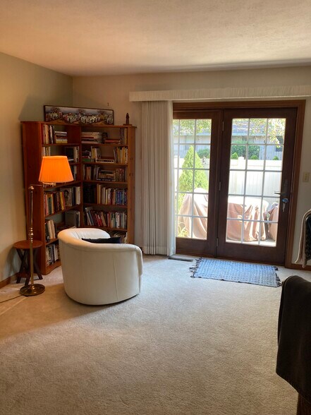 Living room - 1408 Kentfield Way