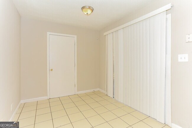 Building Photo - 3656 Chestnut Lake Ct