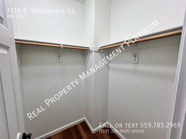 Building Photo - 7018 N Brookdale Dr