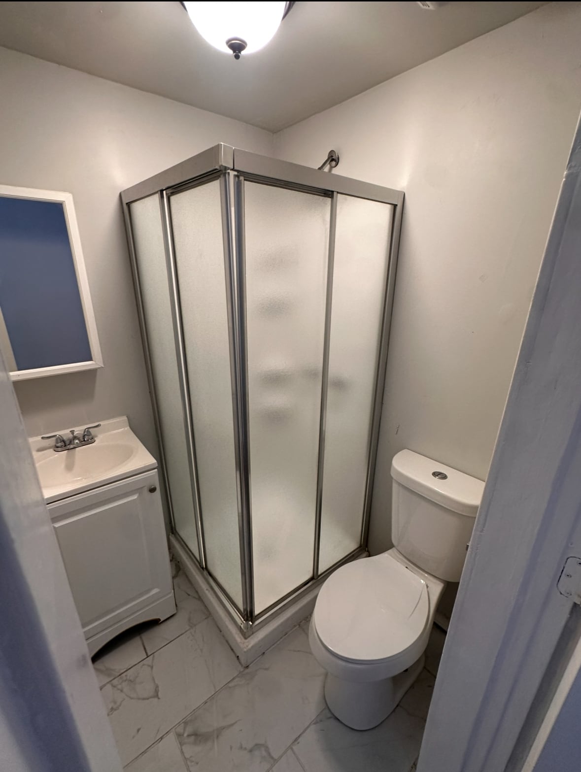 Building Photo - 1030 N Parkside Ave