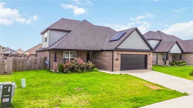 Building Photo - 931 E Skyline Lp