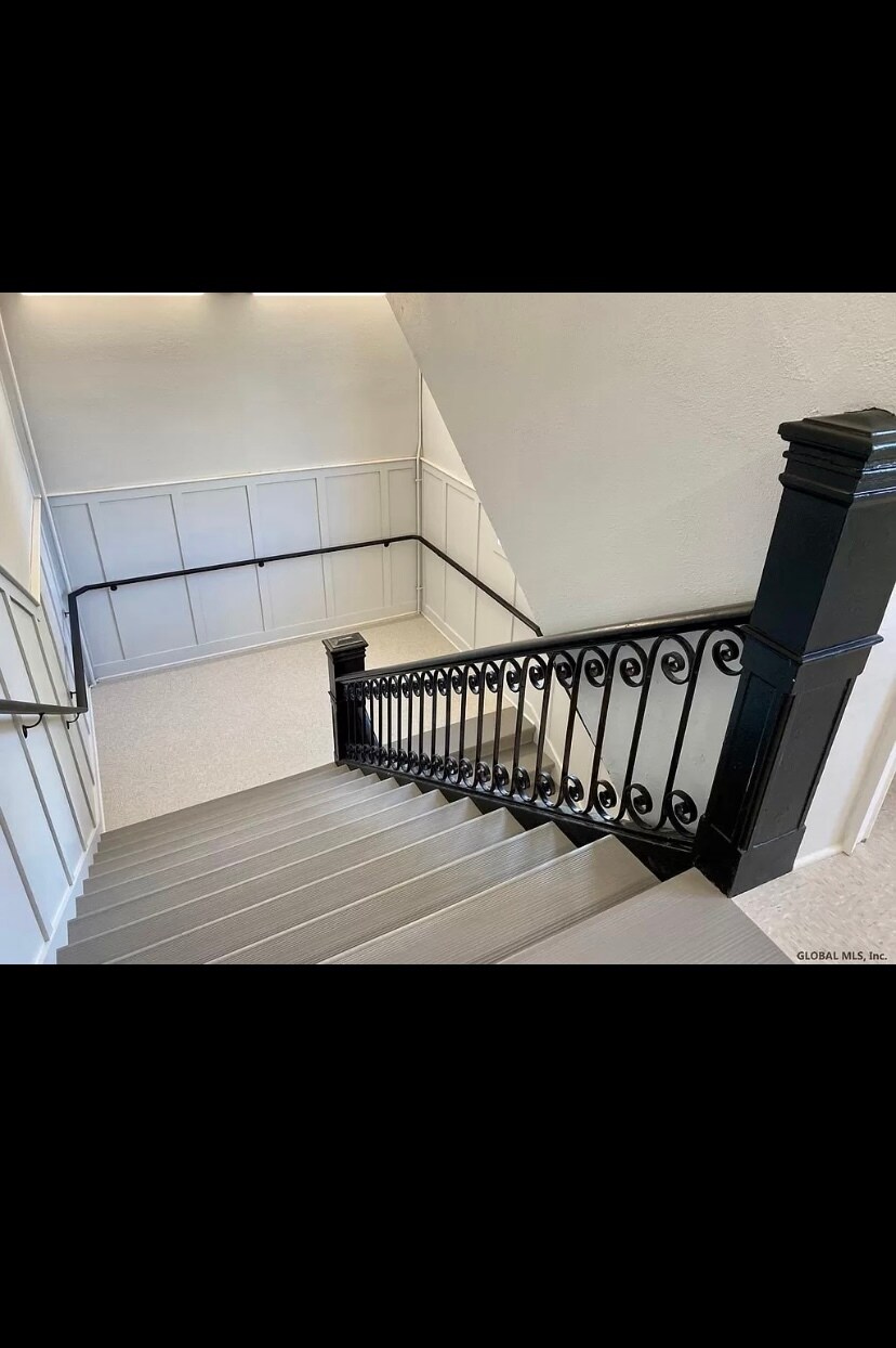 Building Photo - 77 Van Dam St