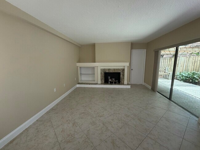 Building Photo - 2407 24th Ln