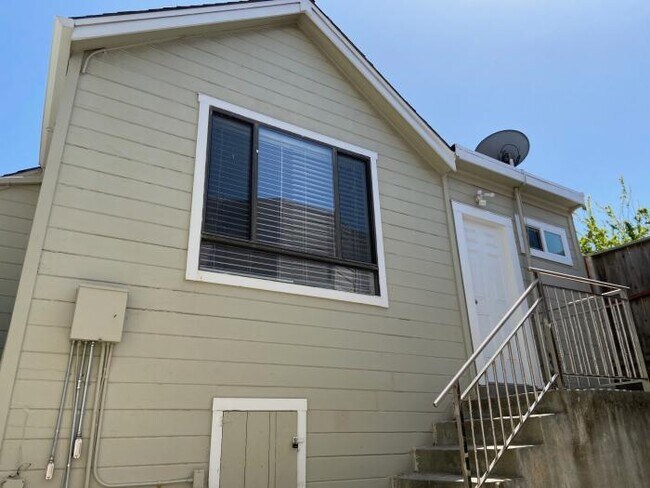 Building Photo - 1 bedroom in San Francisco CA 94112