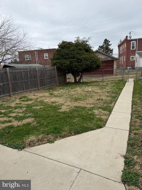 Building Photo - 126 E Berkley Ave