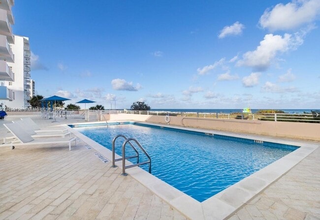 Building Photo - 345 Ocean Dr