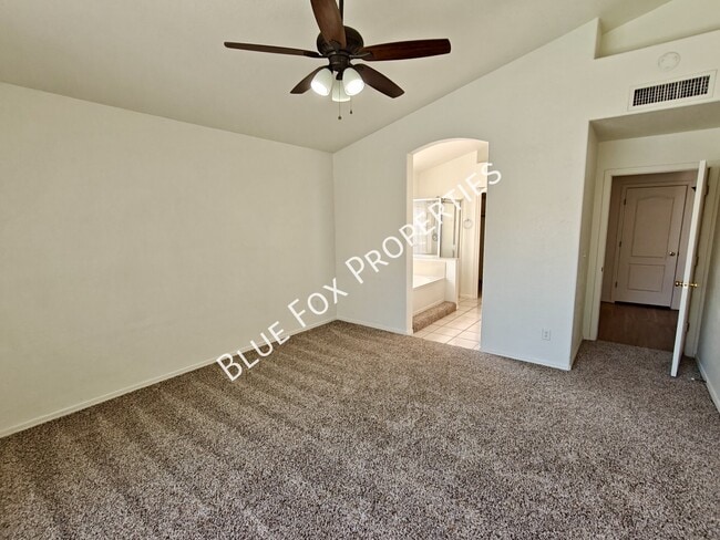 Building Photo - 6717 W Nueva Vista Dr
