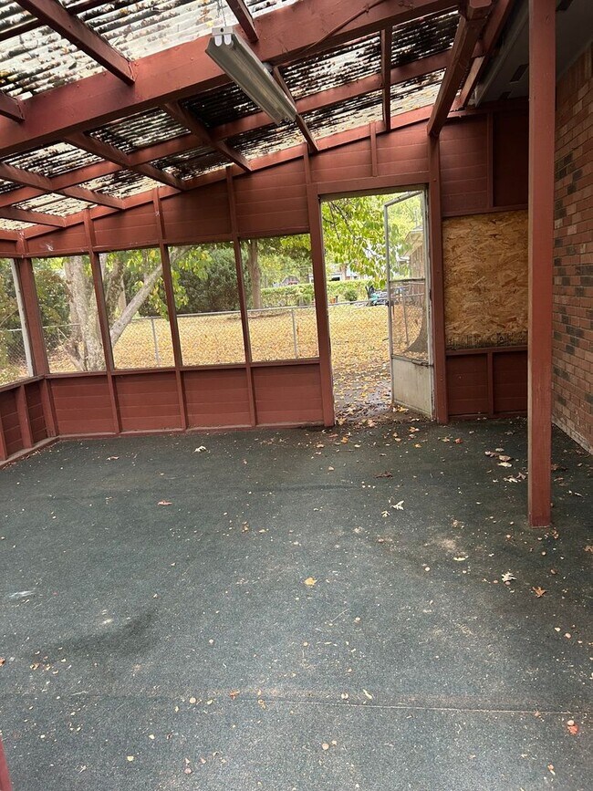 Building Photo - 3710 Hickory Ln