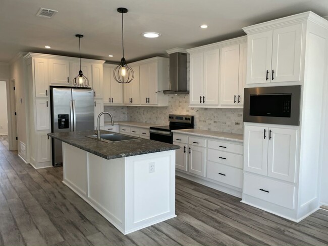 Building Photo - 34815 Silver King Dr