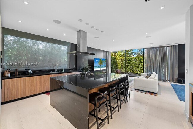 Building Photo - 4585 Nautilus Dr