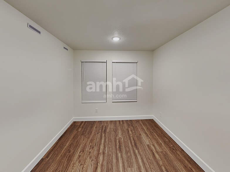 Building Photo - 6018 W South Jordan Pky