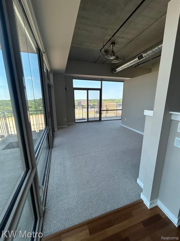 Building Photo - 350 N Main St