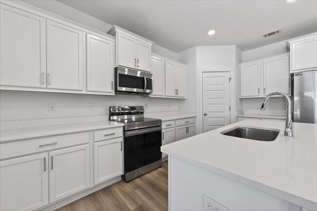 Building Photo - 210 Lyla Ln