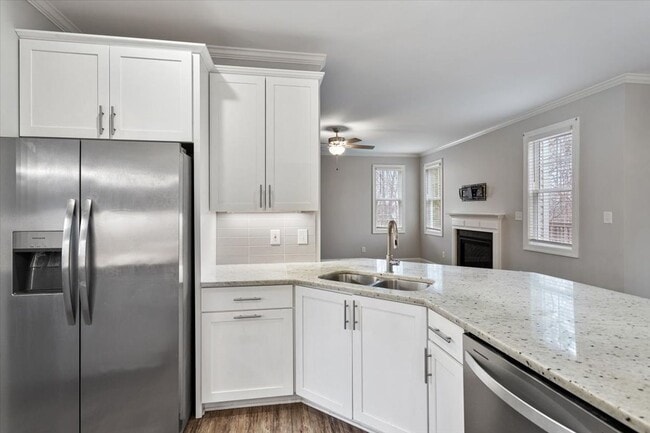 Building Photo - Charming 4 Bed, 3Bath in Clayton, NC