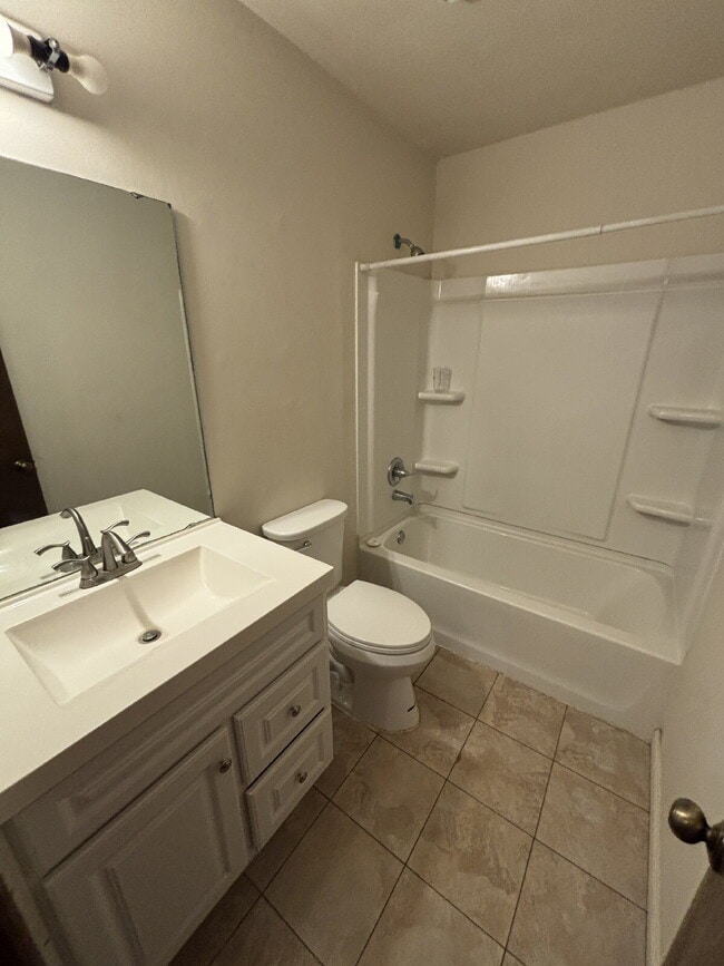 Building Photo - FOR RENT in Dothan, AL!!
