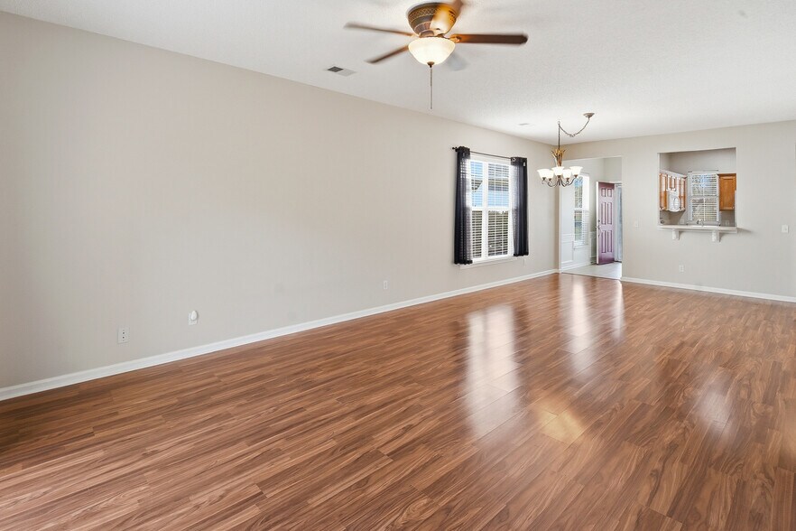 Building Photo - 149 Landing Ln