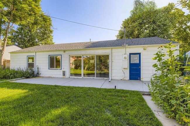 Building Photo - 3270 S Flamingo Way