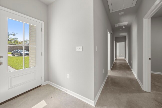 Building Photo - 18627 Greenwell Springs Rd