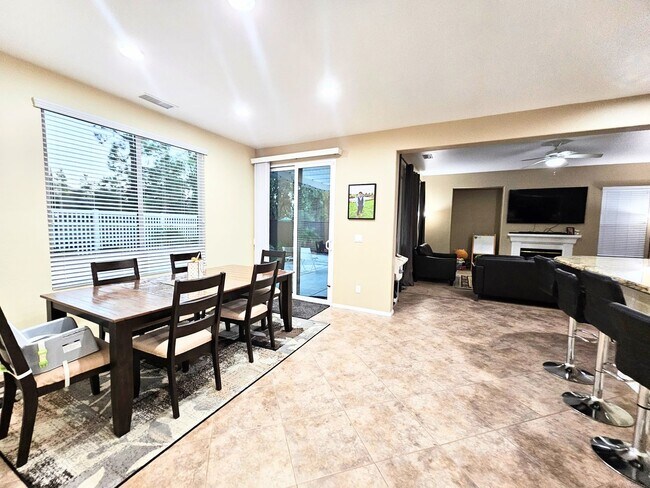 Building Photo - Highly Upgraded Paseo Del Sol Home!